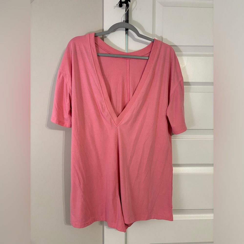 Amazon Pink Short Sleeve Women's Tee with Pockets - Picture 2 of 2